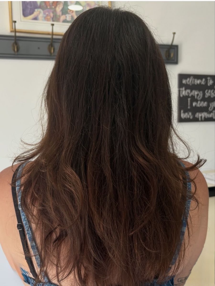 Long brunette hair with soft waves